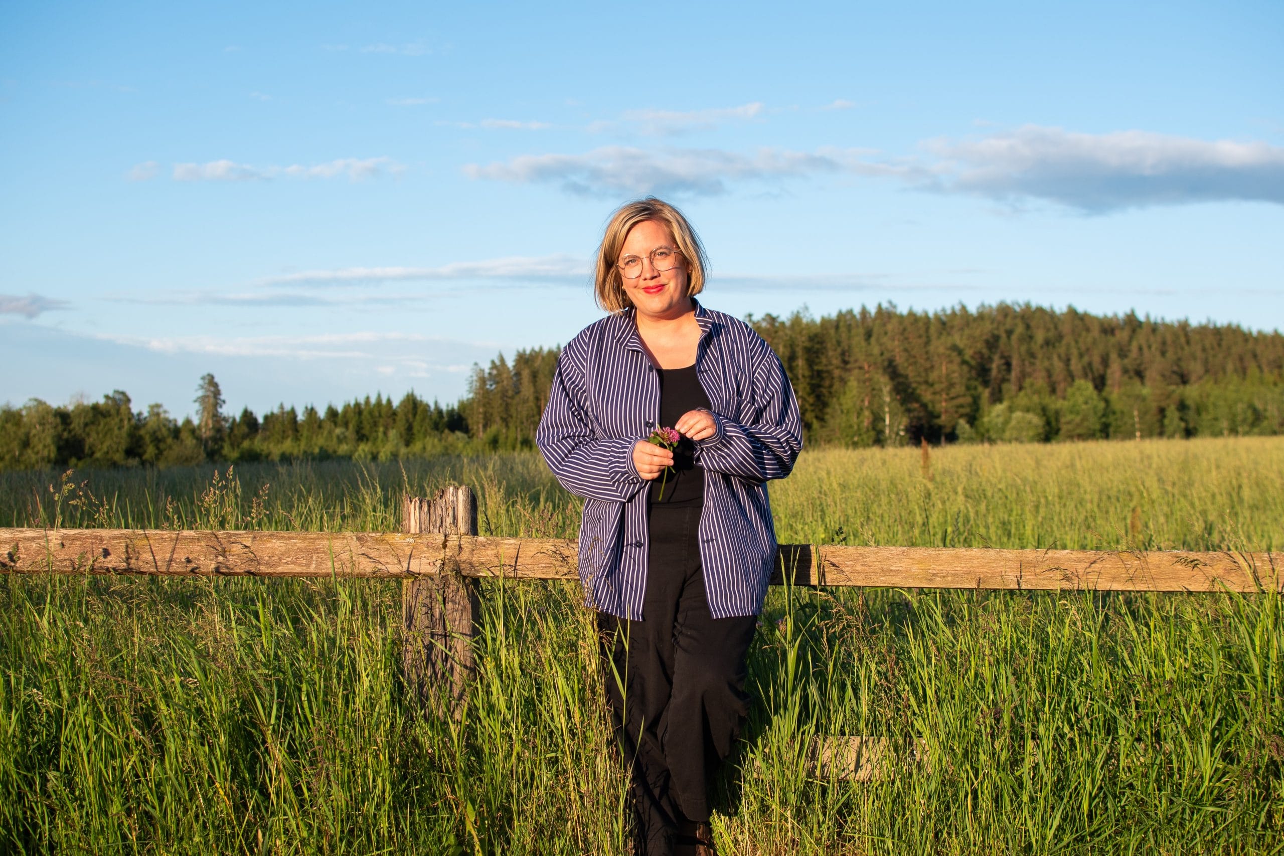 Johanna i Kulla Foto Johanna Karlsson Johanna Karlsson i Kulla föreläser om självhushållning i samband med Vårfestivalen i Smålands Trädgård 2026. Odlingsakademien i Astrid Lindgrens Hembygd