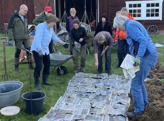 Odlingsakademien Hillevi Helmfrid workshop från gräsmatta till trädgårdsland